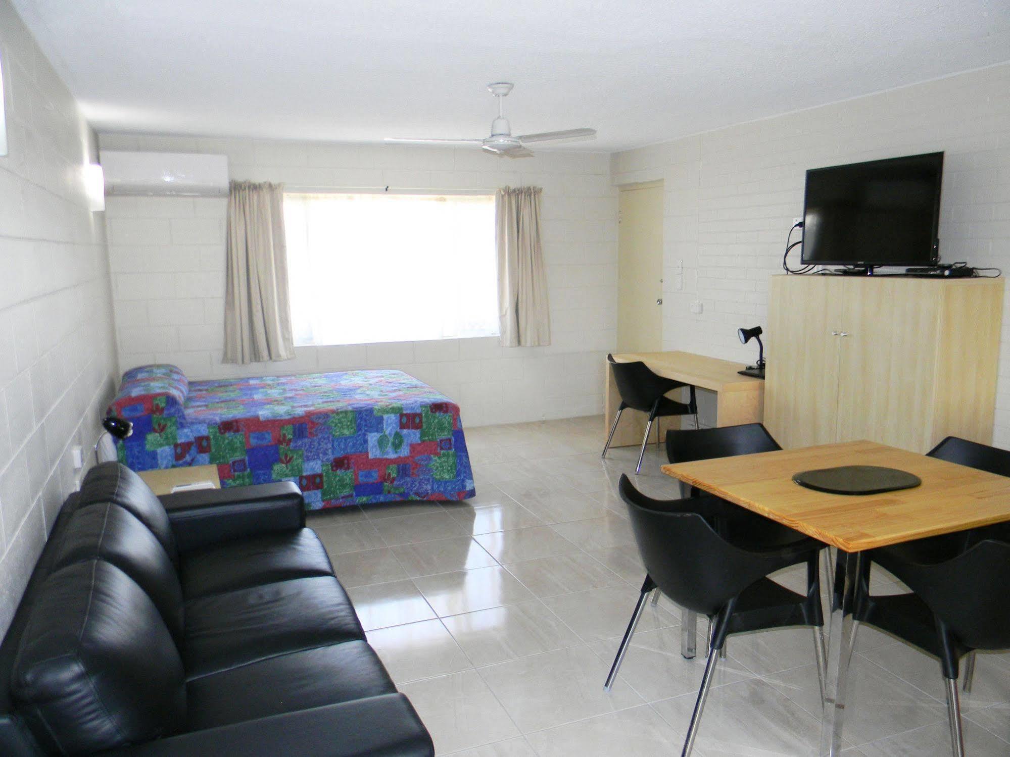 Rover Holiday Units Mackay Exterior photo